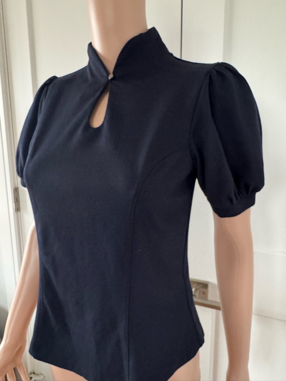 ETT TWA Dark Navy Blue Puff Sleeve Keyhole Mandarin Collar Shirt Top XS X-Small - Picture 3 of 4